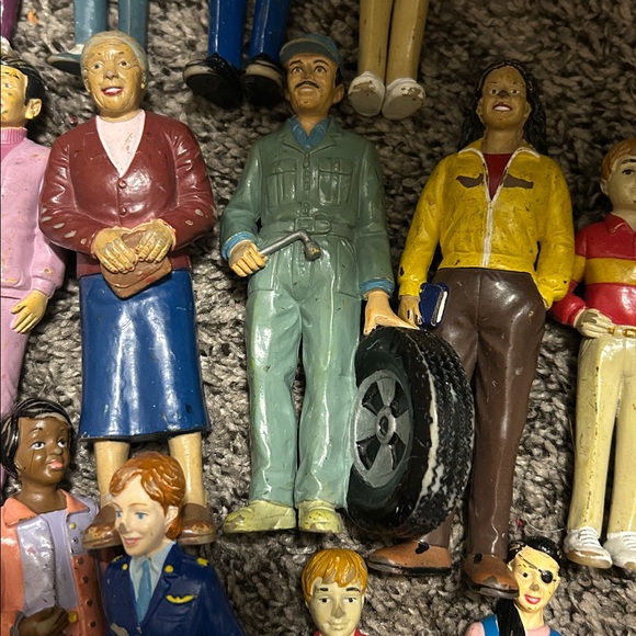 Assorted Kids Toy Figures - Mixed Colors - Picture 3 of 4